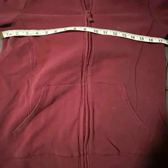 LL Bean Women's Deep Wine Soft Cotton Quilted Full-Zip Sweatshirt Size: XS. - Picture 7 of 9